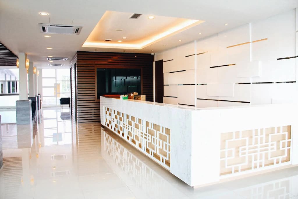 906 Premier Hotel - photo 2