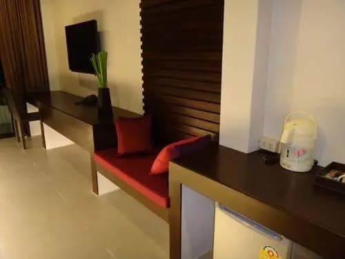 V2 Seagate Hip Hotel - Hostel - main photo