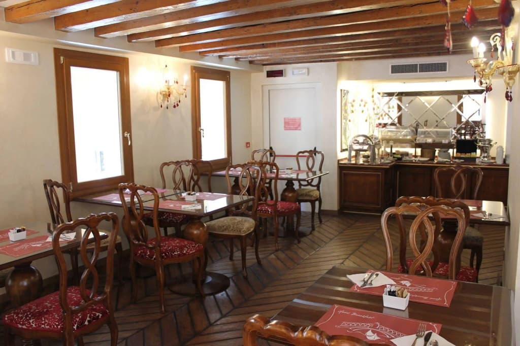 Hotel Casanova Venezia - photo 16
