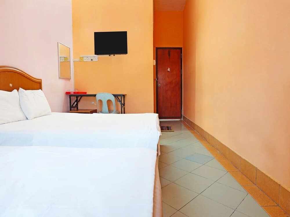 OYO 90598 Living House Co - photo 4