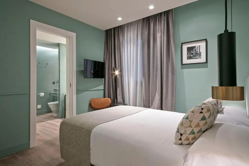 Hotel Via Augusta - photo 11