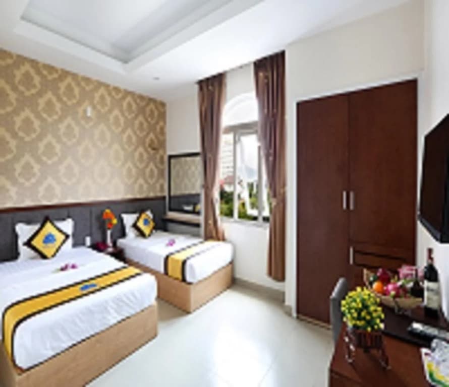 Hilary Hotel - main photo