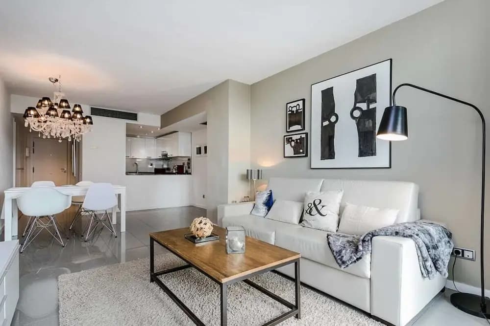 Stylish 2bed/2bath With Swimming Pool - photo 4