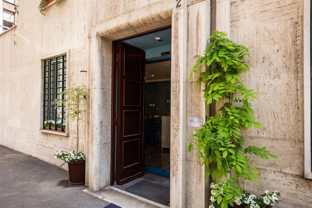 Appollo Boutique Hotel  - photo 1