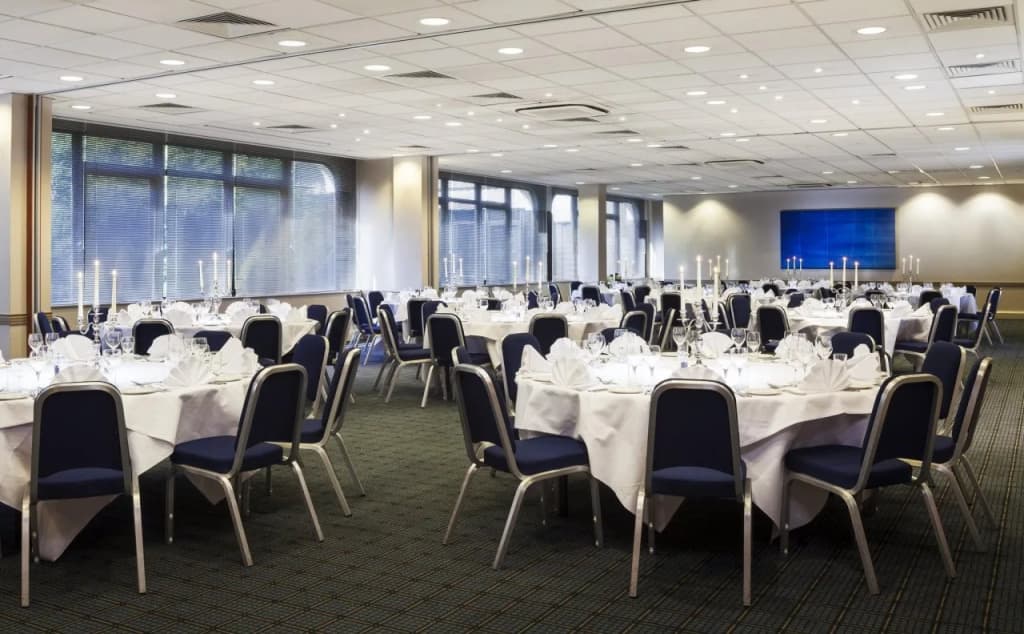 Holiday Inn London-Kensington Forum - photo 17
