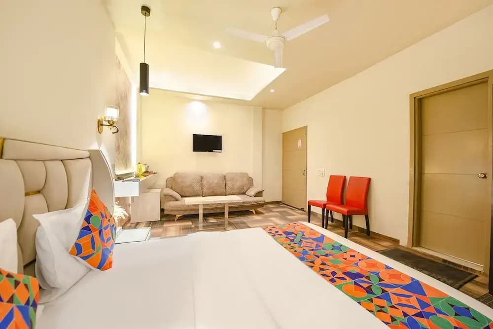 Fabhotel Vintage Inn - photo 2