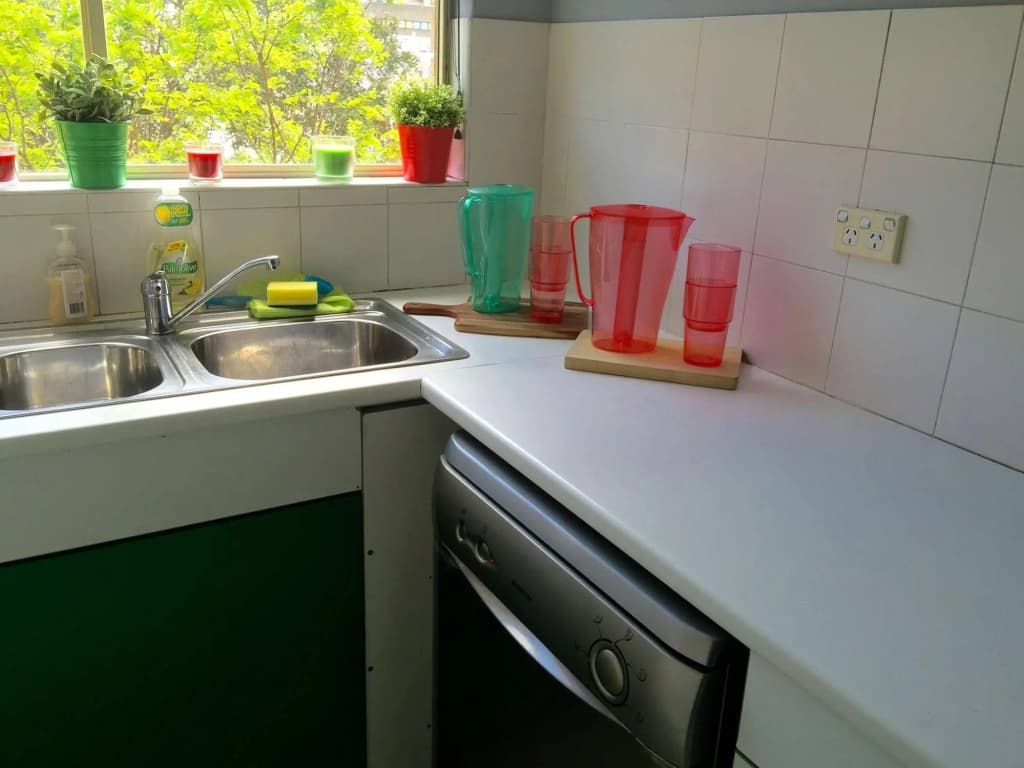 Surry Hills Apartment - photo 8
