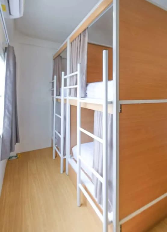 Simple to Sleep Hostel - photo 12