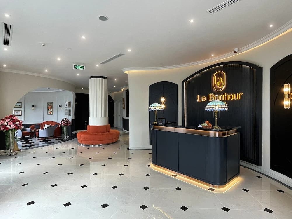 Le Bonheur Hotel - photo 21
