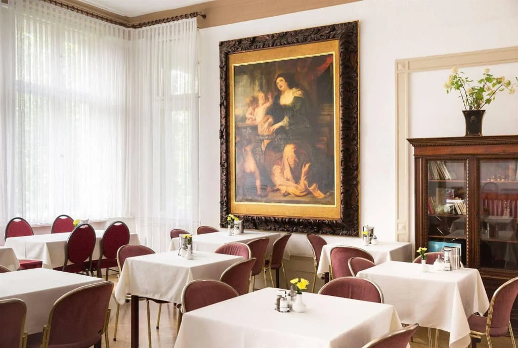 Hotel Comet am Kurfürstendamm - photo 16