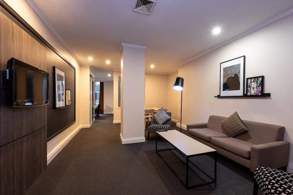Chic 1-bedroom Apartment in Melbourne CBD - photo 5