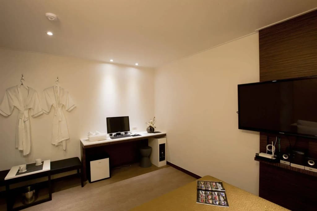 EZ Hotel - photo 5