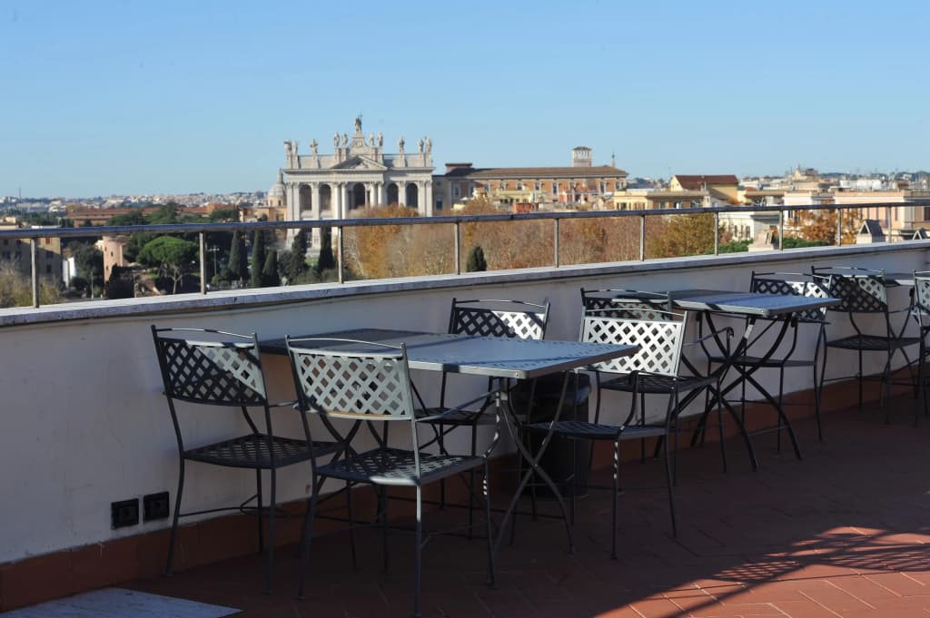 Hotel Domus Sessoriana - photo 11