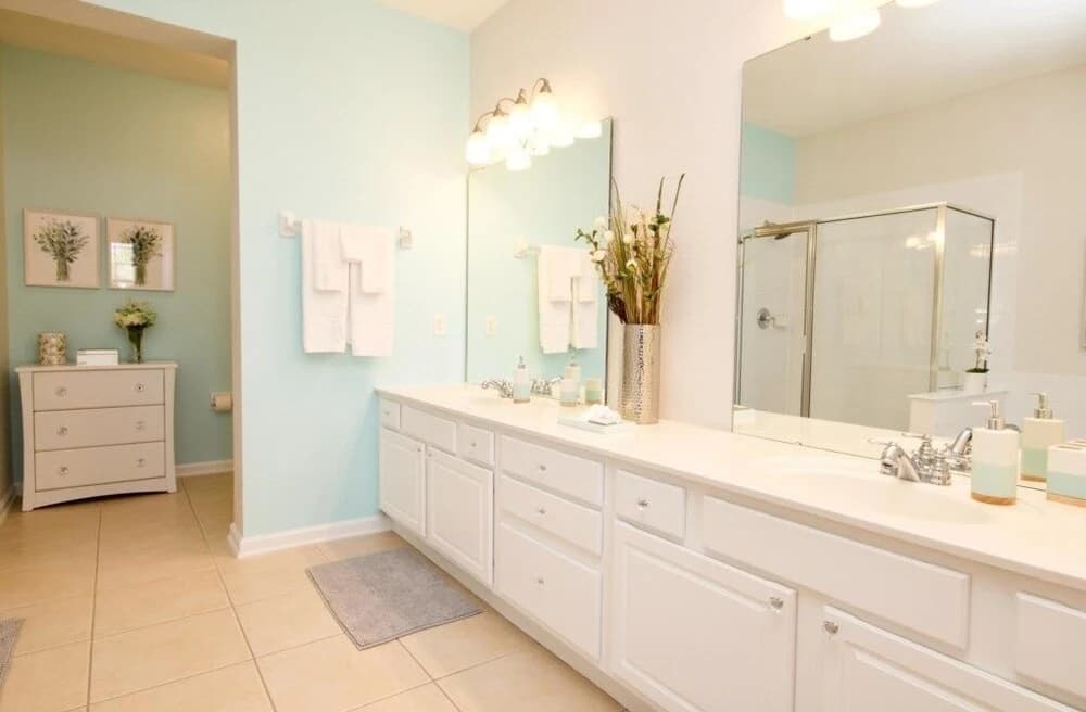 Lake View Vista Cay 3 Bed 2 Bath Condo 3 Bedroom Condo - photo 8