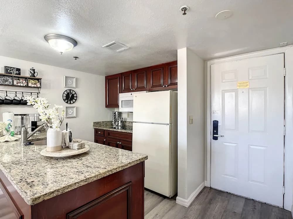 Condo - photo 17
