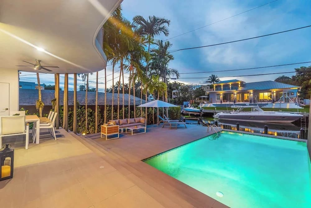 Villa Haven by Rove 4BR Waterfront W/pool & Gym - photo 16