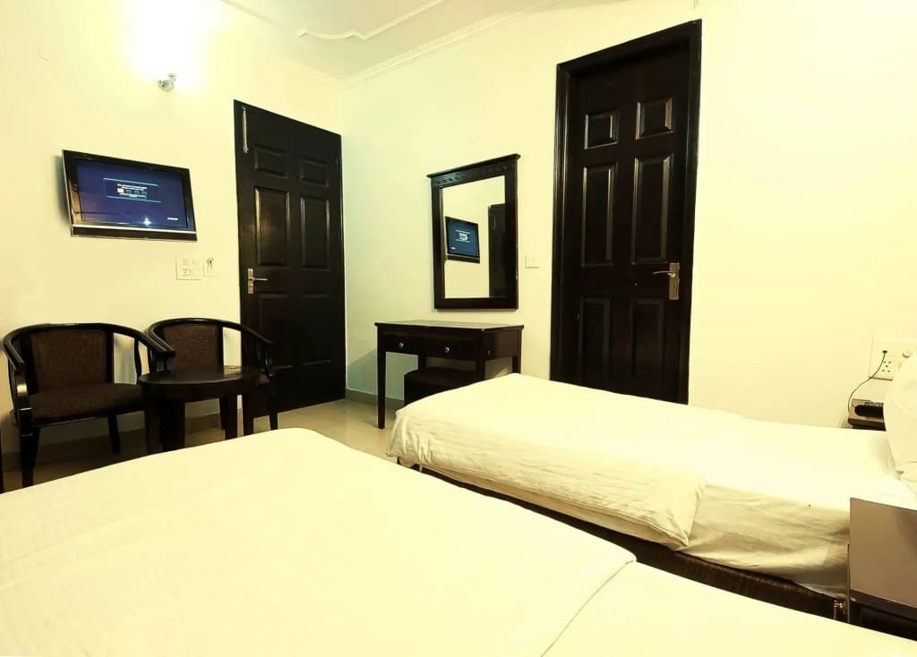 Hotel Sunrise - photo 6