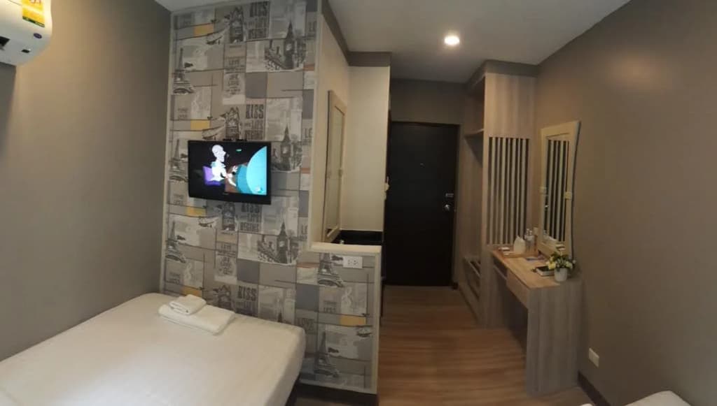 YWCA Hotel Bangkok - photo 9