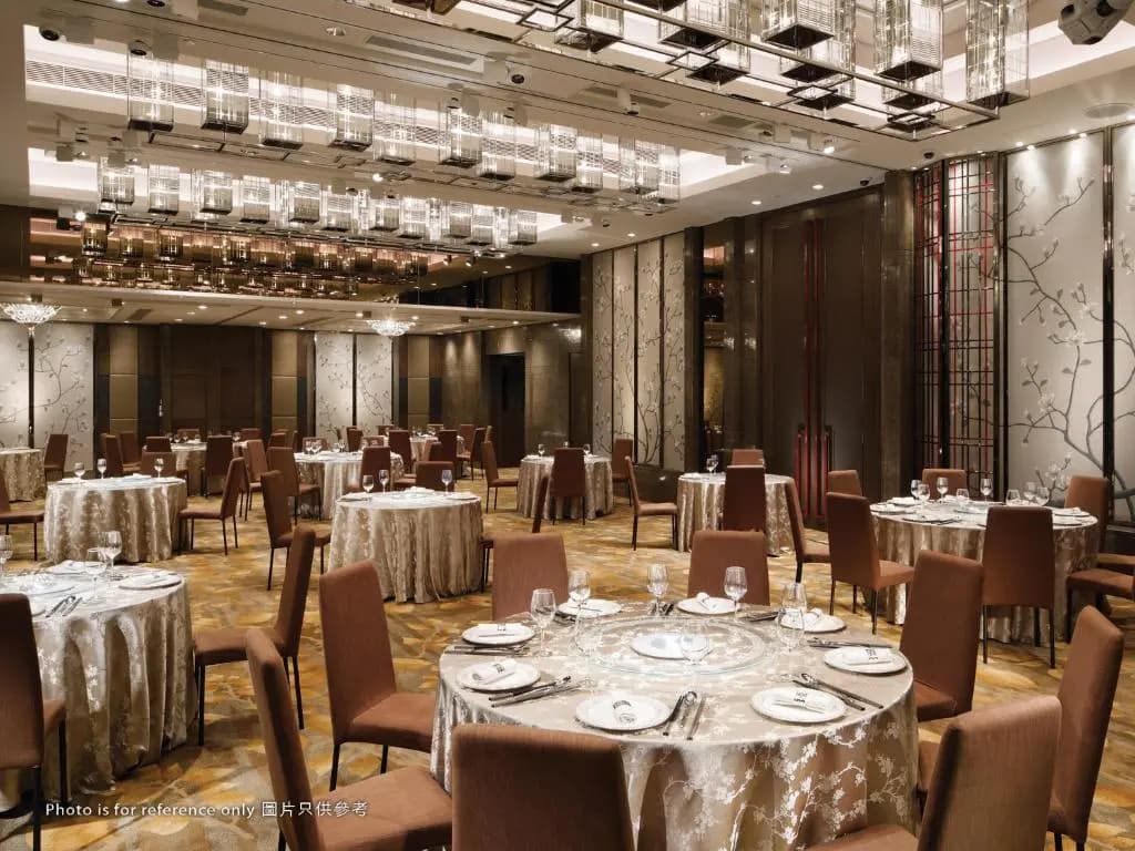 Royal Plaza Hotel - photo 16