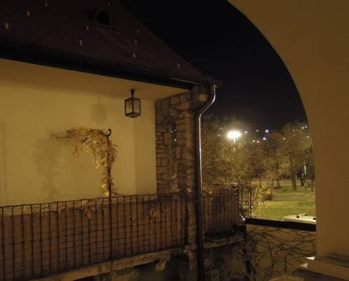 Castle Court Apartman - photo 1
