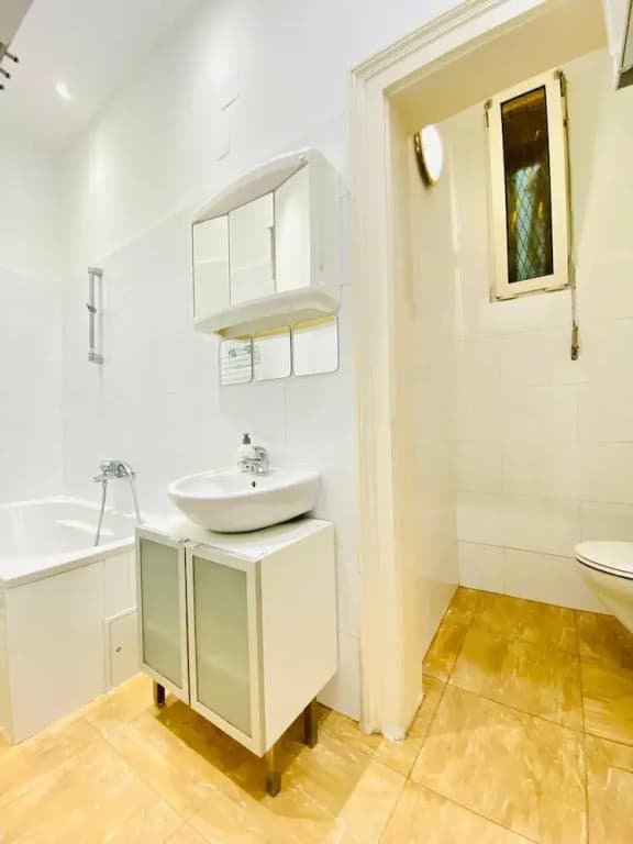 Bright 2BR Apartment Near Westbahnhof - photo 7