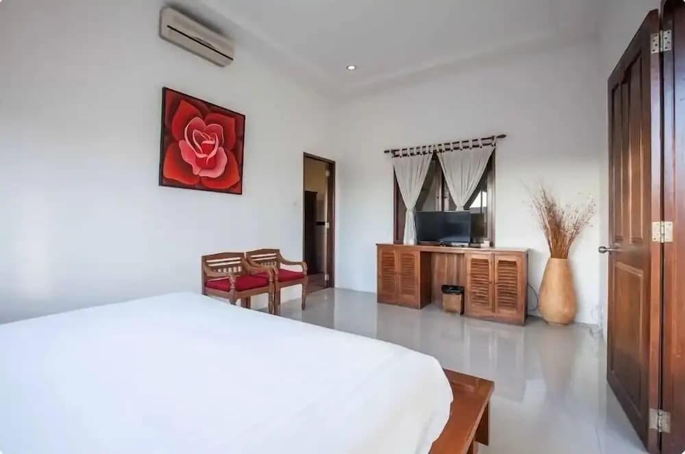 4 Bathroom Private Pool Villa near Seminyak Beach Bali - photo 5