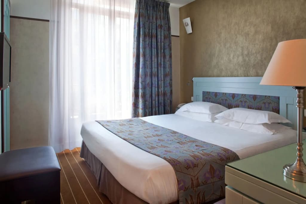 Hotel Eiffel Seine - photo 5