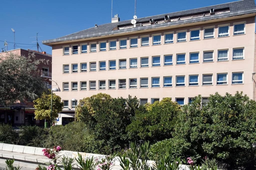 Hotel Infanta Mercedes - main photo