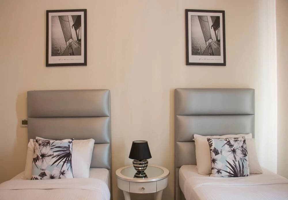 One Perfect Stay - Khushkar 310 - main photo