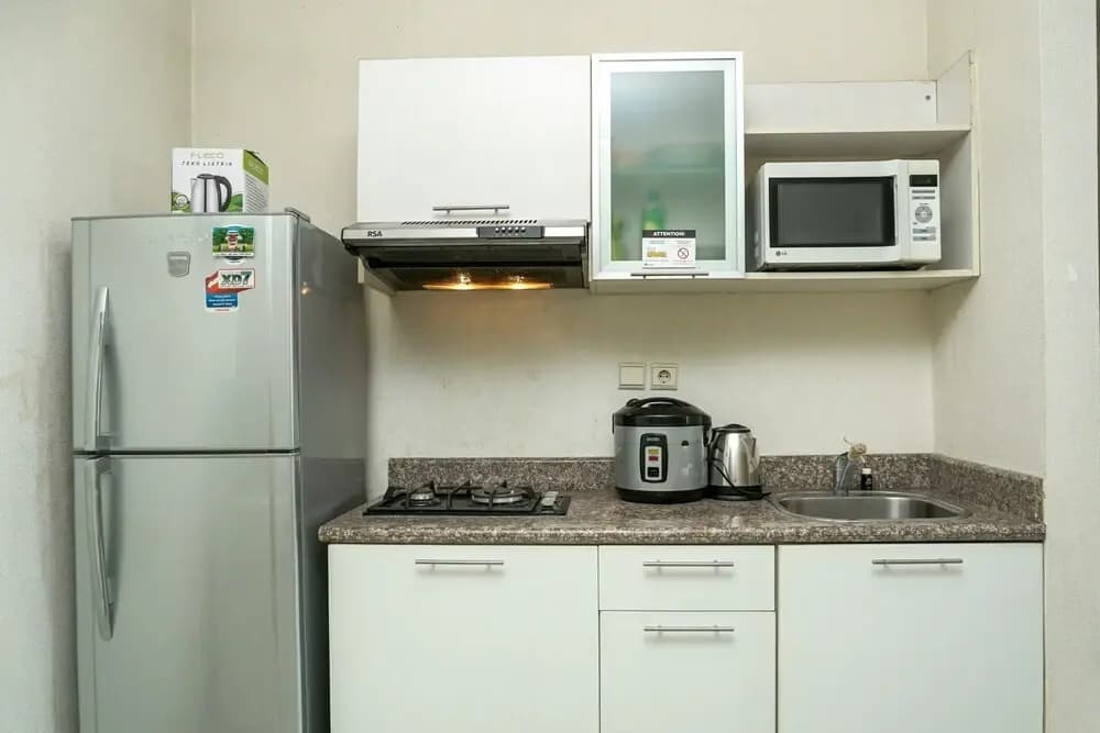 Comfy 1Br At Bellezza Apartment - photo 15