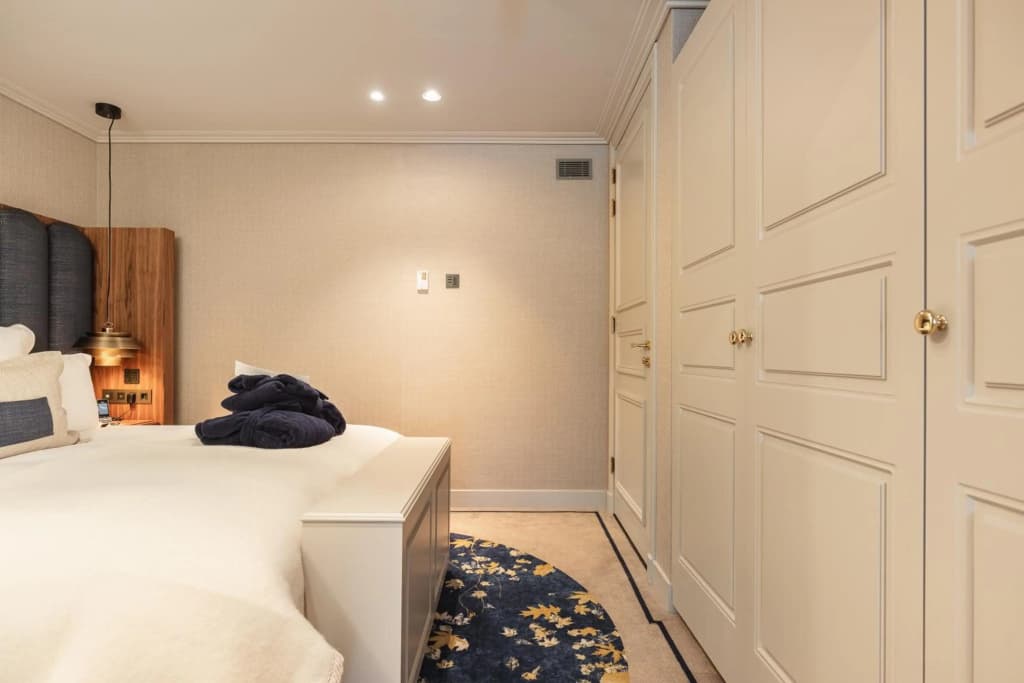 Hotel 717 - photo 36