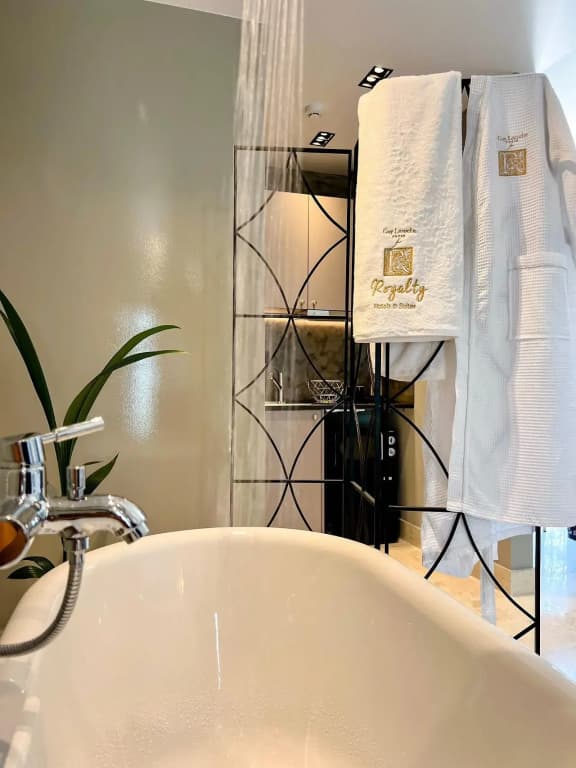 Royalty Suites Psyrri - photo 10