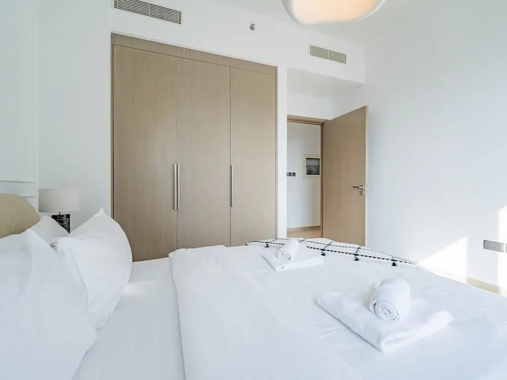 The Elevated Abode 1BHK Apt in Downtown - photo 2
