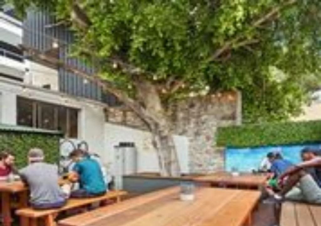Summer House Backpackers - photo 10