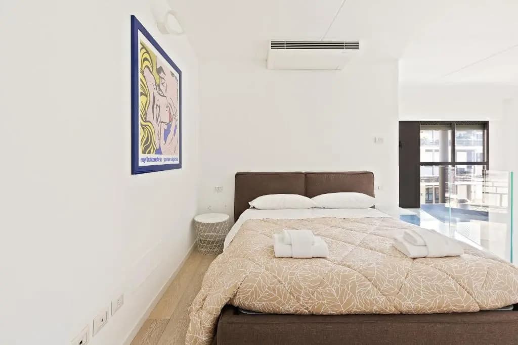 Elegant Loft with balcony - photo 2