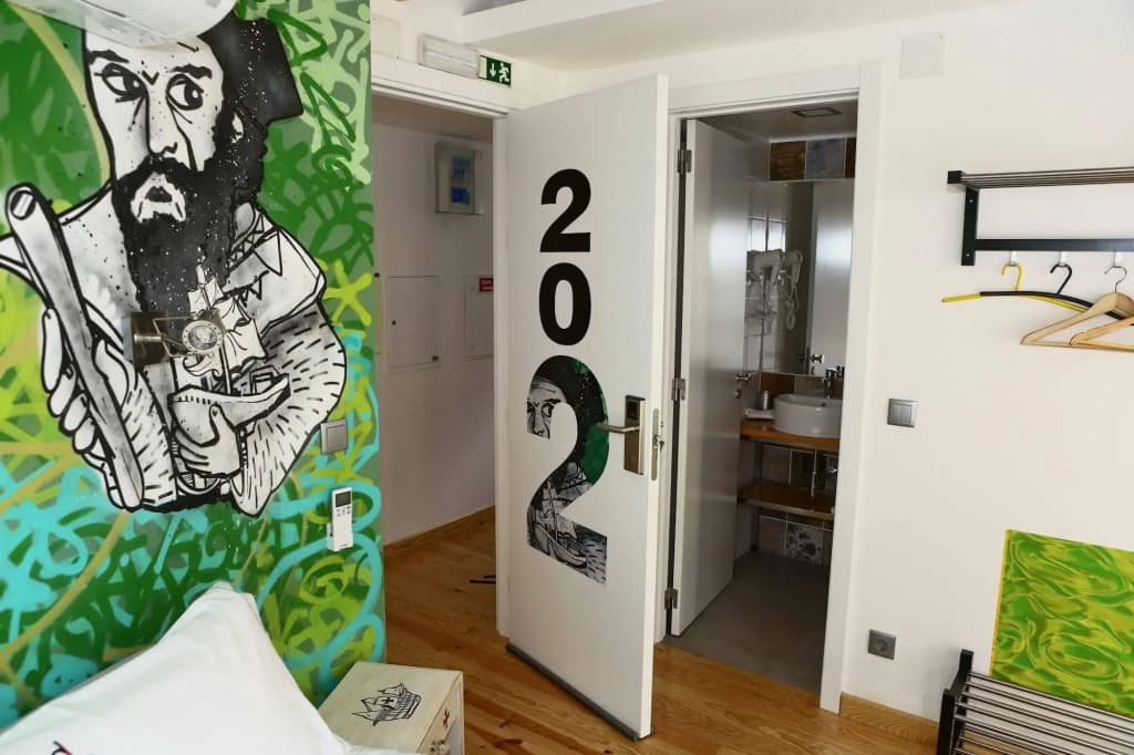 Hostel Petit Lusa - photo 12