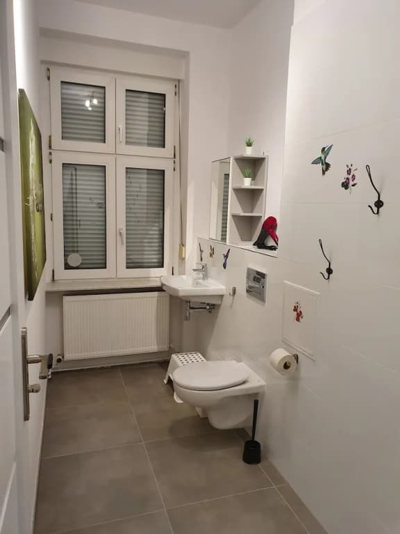 Central Lichtenberger Apartment - photo 8
