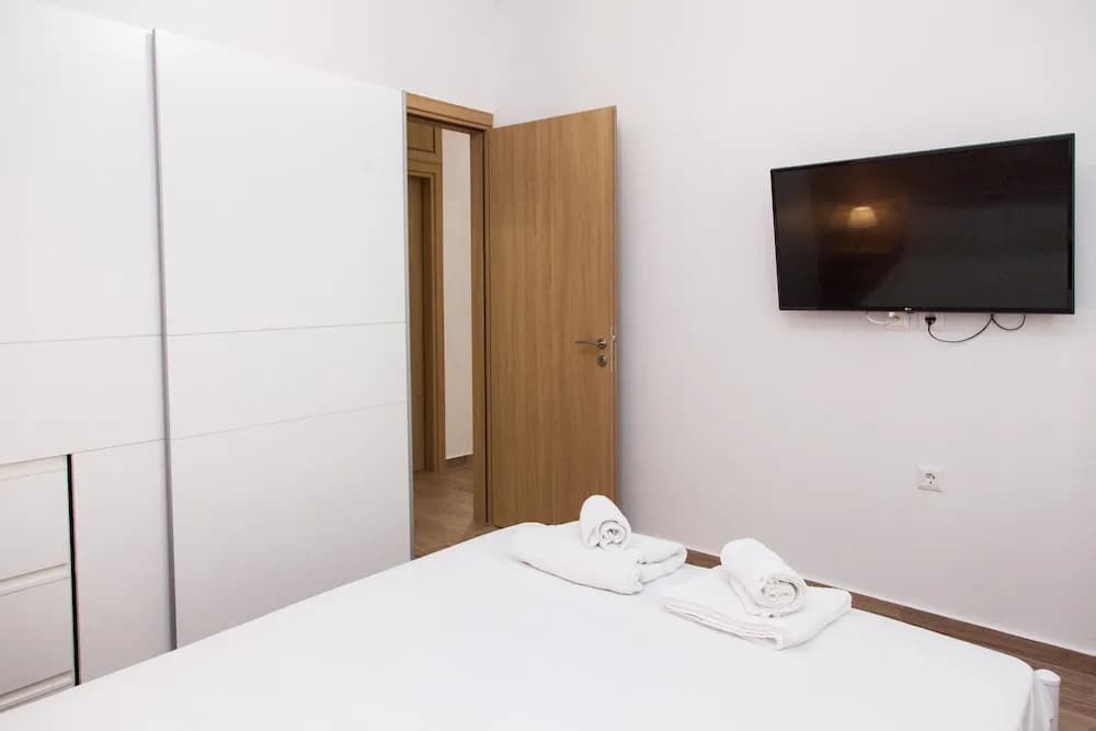 Beautiful new apartment in Petralona - photo 3