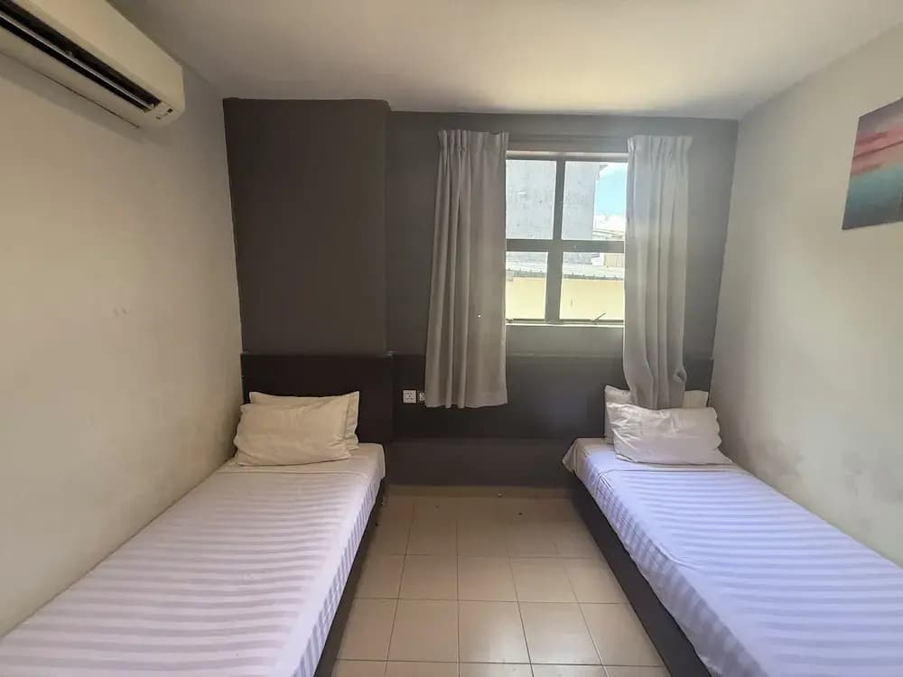 Tiong Nam Hotel Near Pasir Gudang - photo 17