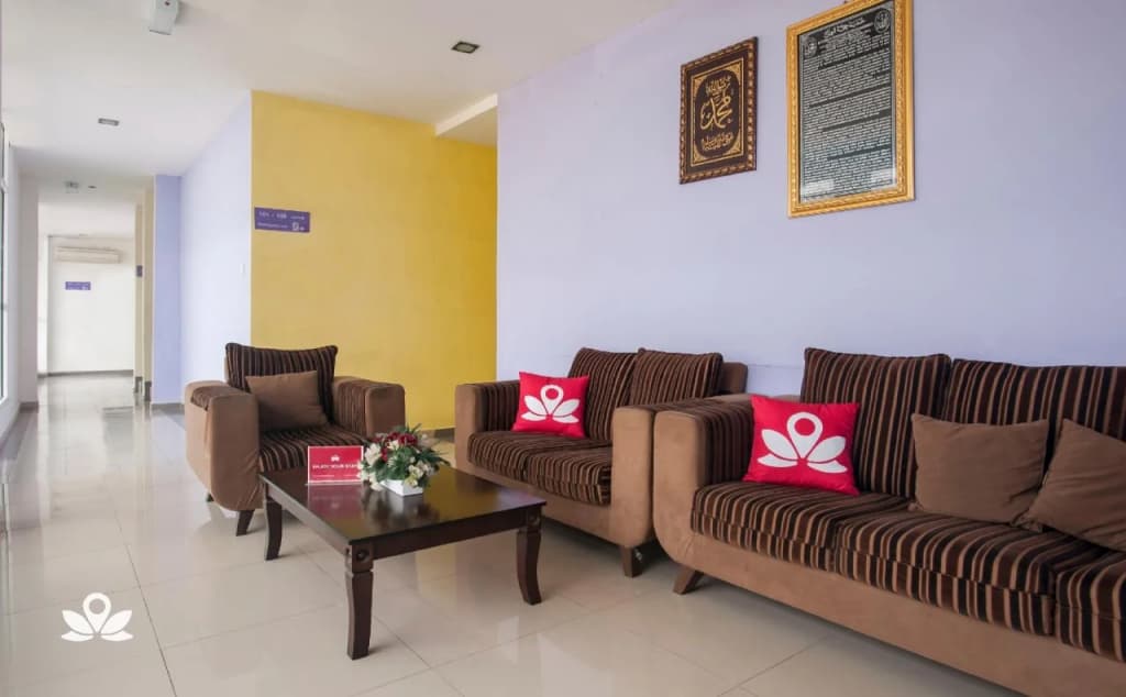 OYO 275 Senyum Inn - photo 5