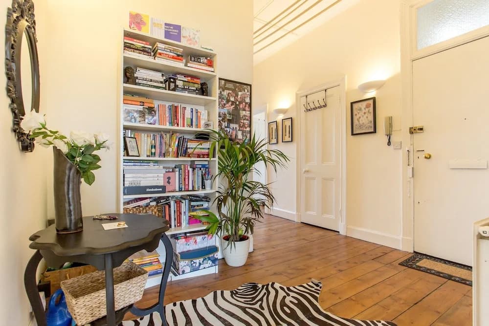 2 Bedroom Flat in Edinburgh - photo 12