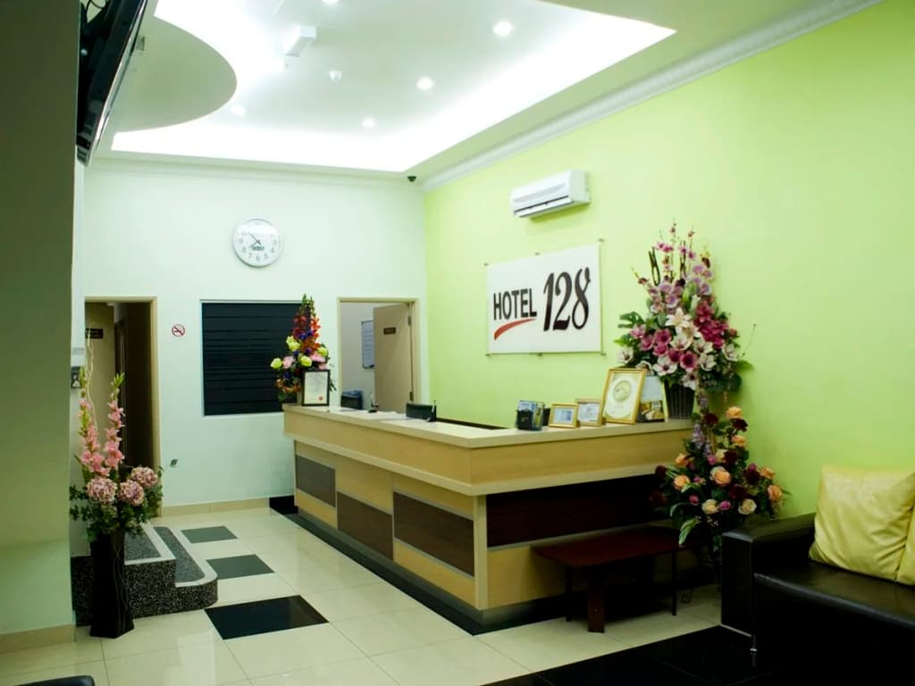Hotel 128 - photo 2