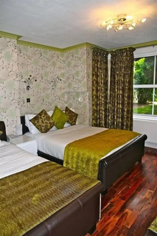 Crompton Guest House - photo 12