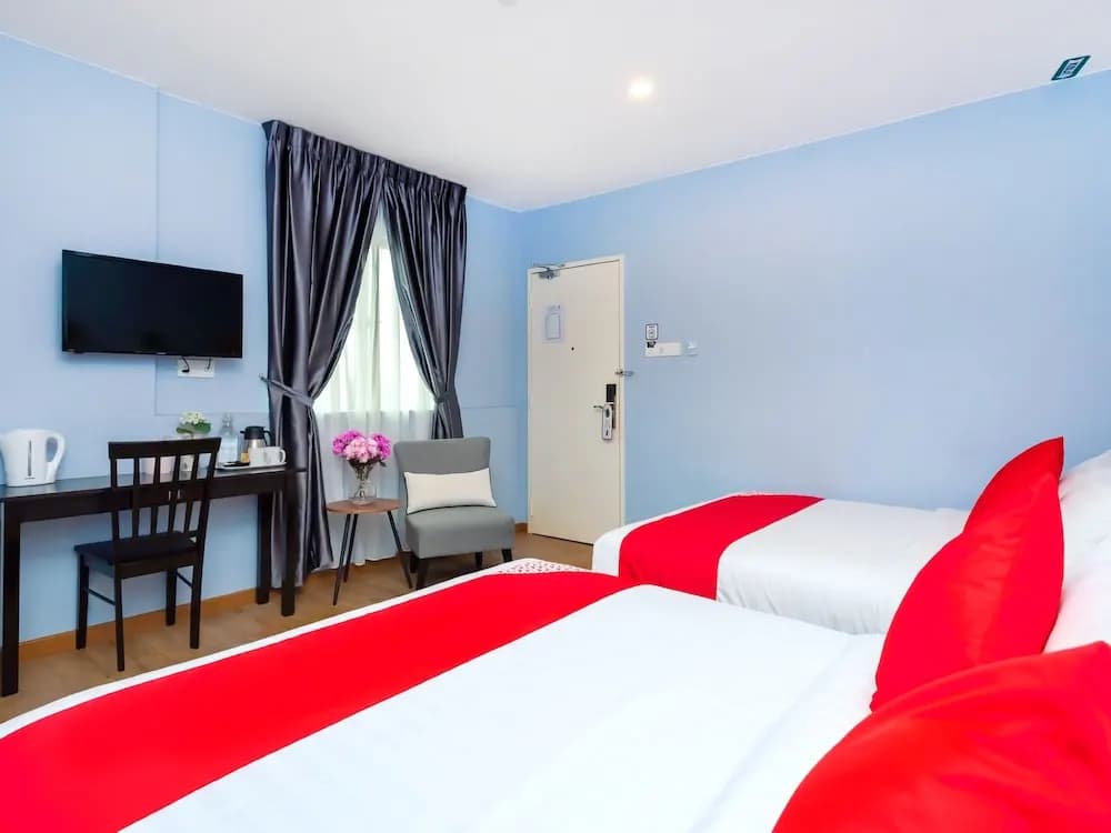 DK Hotel - photo 4