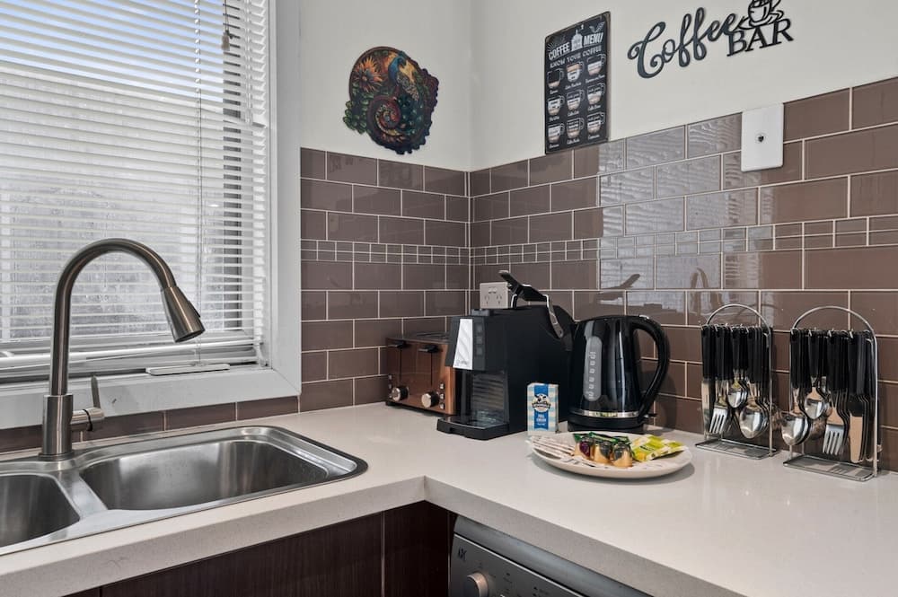 Spacious 3-bed Townhouse in Coburg - photo 5