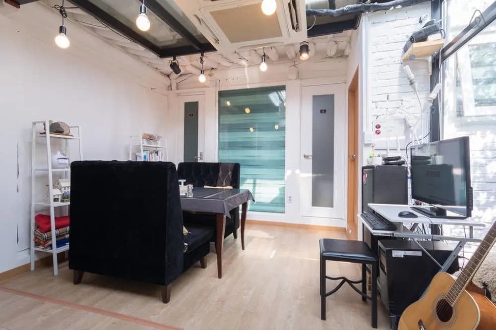 The Present Guesthouse - photo 18