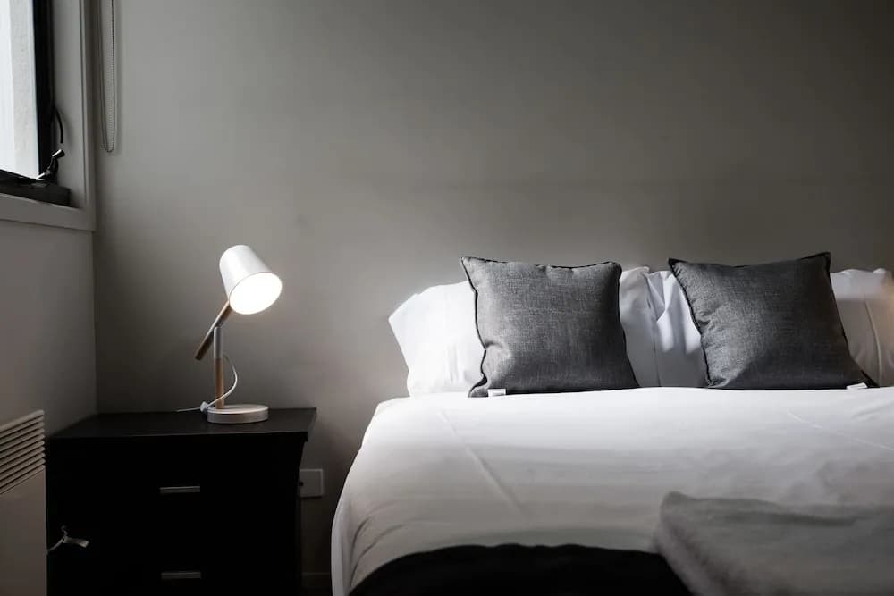 ReadySet Apartments on Altona - photo 2