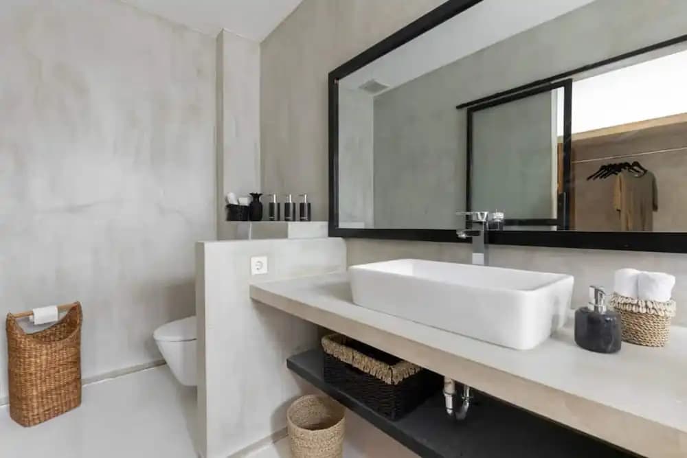 4BR Luxe Pool Villa Canggu near Finns - photo 8