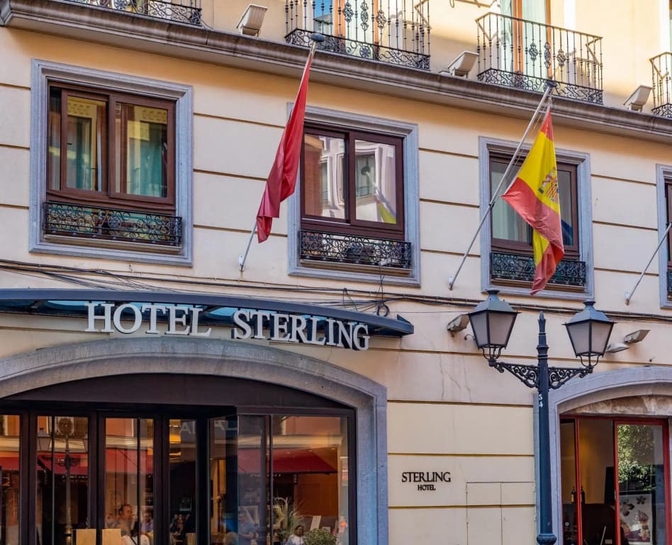 Hotel Sterling - photo 23