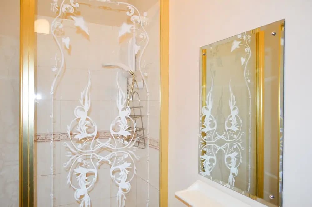 2 Bedroom Flat in Central Edinburgh - photo 7